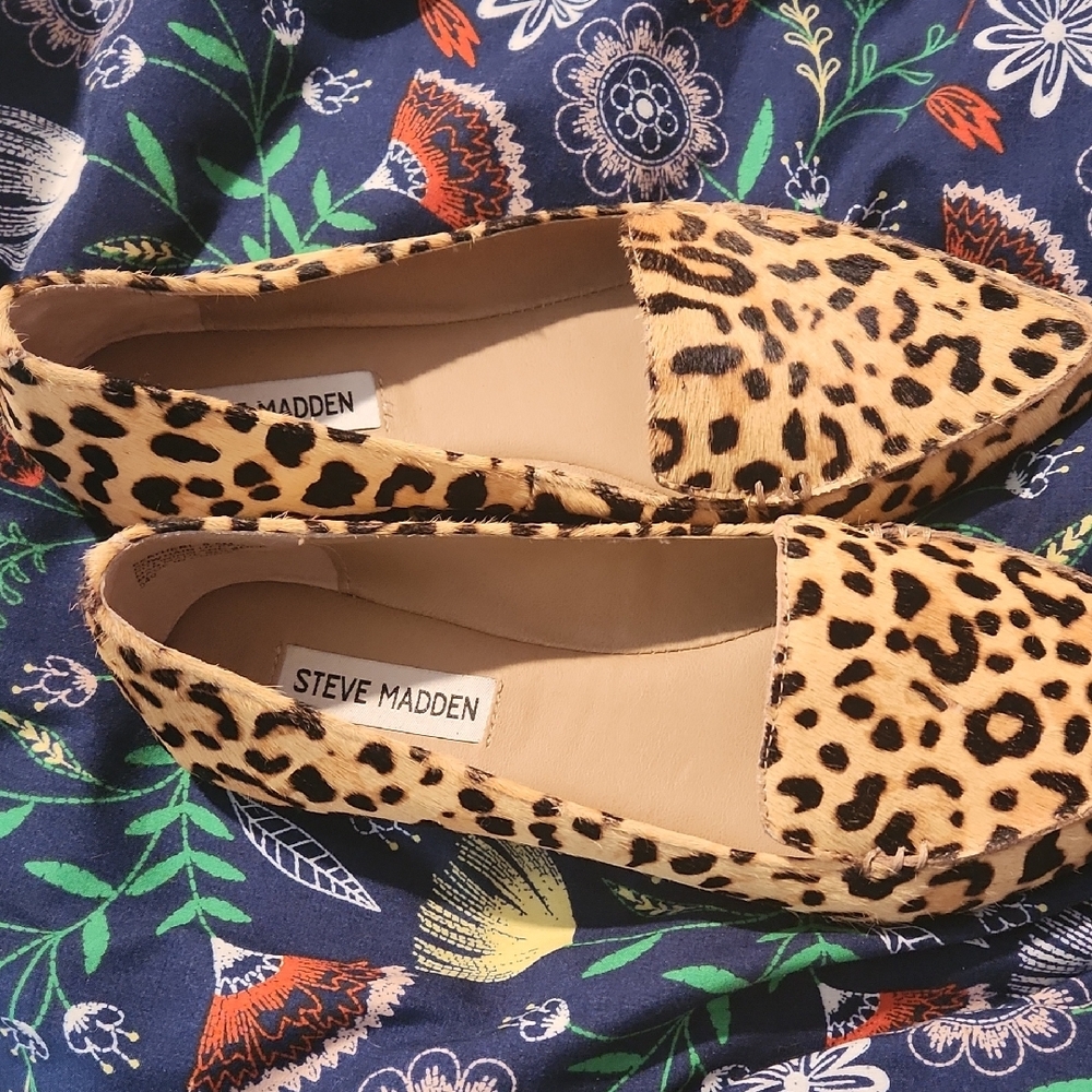 Steve Madden Leopard-Print Pointed-Toe Flats in Tan and Black - Picture 3 of 4